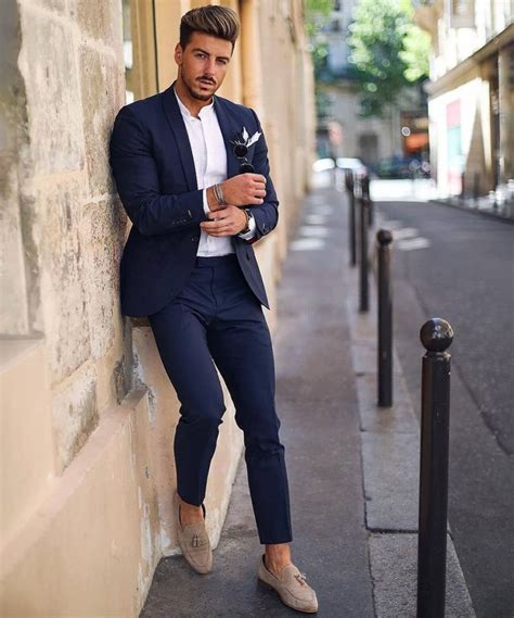 how to style blue blazer.